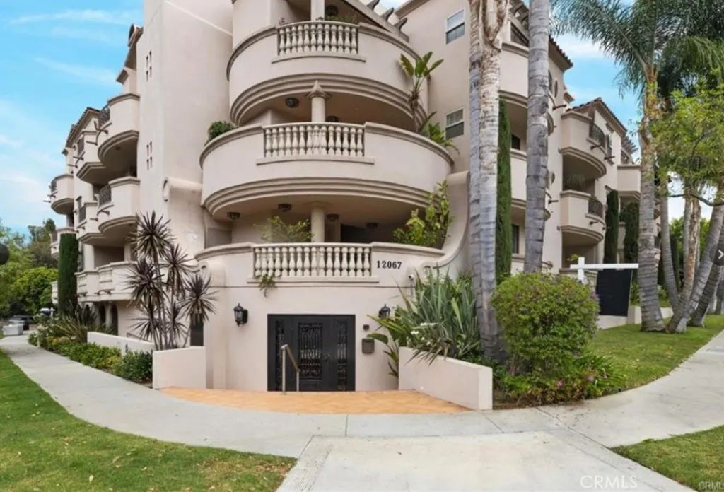 12067 Guerin Street 305, Studio City, CA 91604
