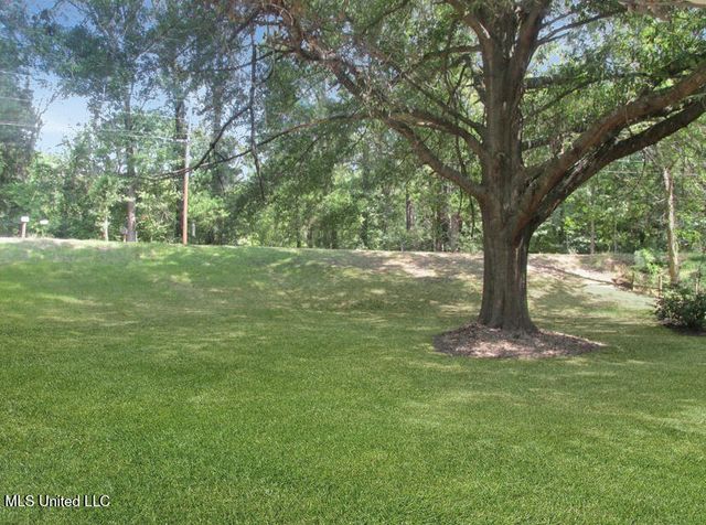 829 Kirkland Road, Vicksburg, MS 39180