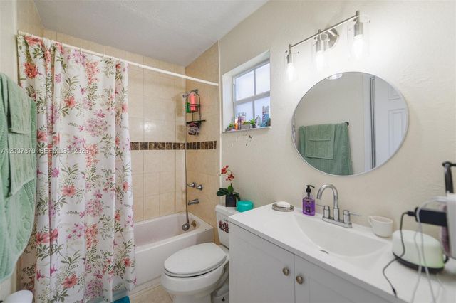 15216 SW 112th Place, Miami, FL 33157