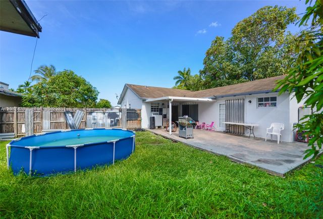 15216 SW 112th Place, Miami, FL 33157