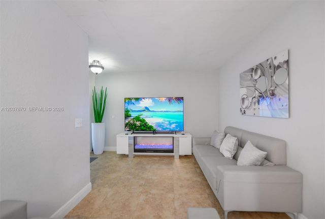 15216 SW 112th Place, Miami, FL 33157