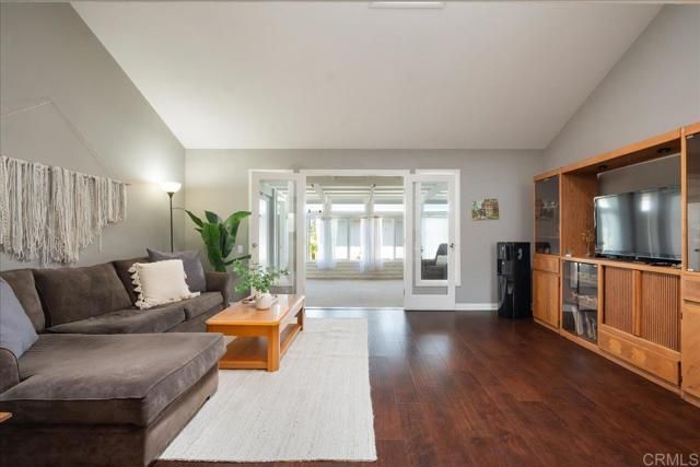 3685 Vista Campana 16, Oceanside, CA 92057