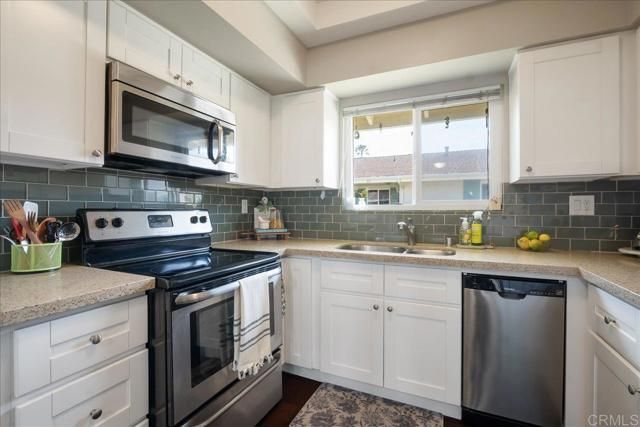 3685 Vista Campana 16, Oceanside, CA 92057