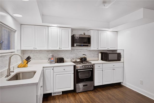 513 Lorenz Ave, Elliott, PA 15220