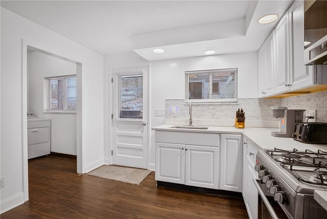 513 Lorenz Ave, Elliott, PA 15220