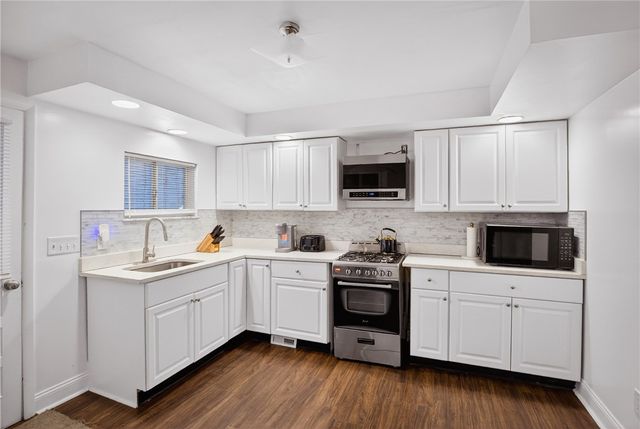 513 Lorenz Ave, Elliott, PA 15220