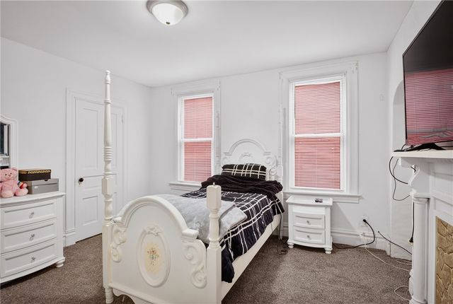 513 Lorenz Ave, Elliott, PA 15220