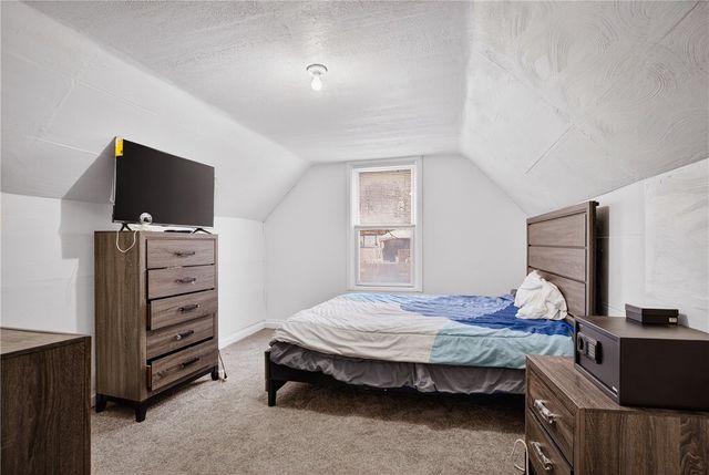 513 Lorenz Ave, Elliott, PA 15220