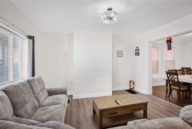 513 Lorenz Ave, Elliott, PA 15220