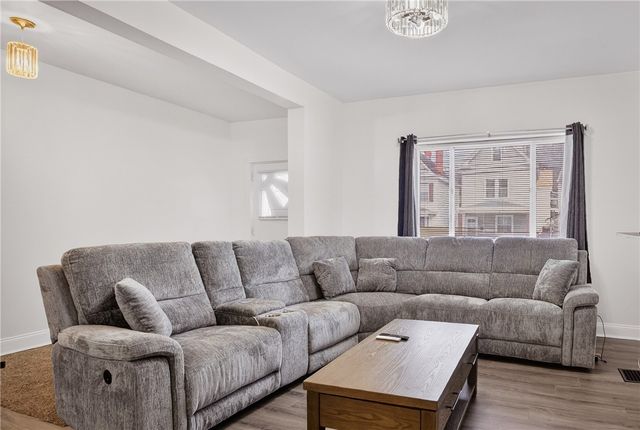 513 Lorenz Ave, Elliott, PA 15220