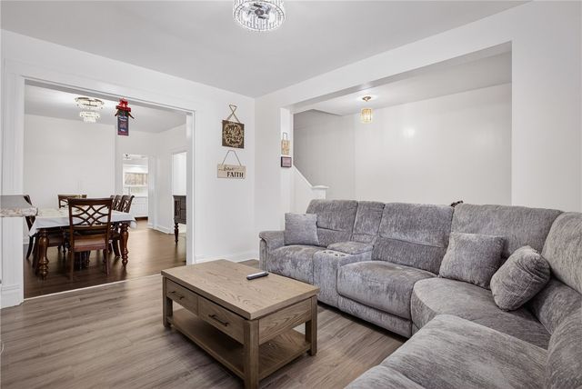 513 Lorenz Ave, Elliott, PA 15220