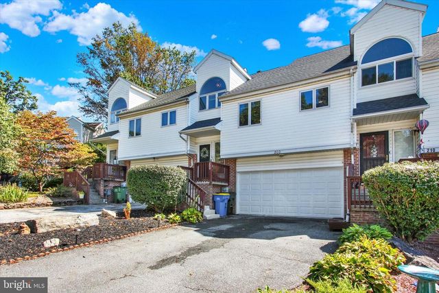 200 GREENLEAF RD, York, PA 17406
