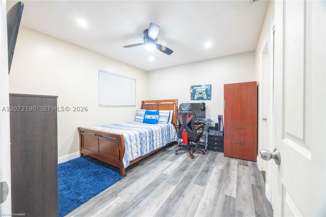 8002 Lagos De Campo Blvd B-303, Tamarac, FL 33321