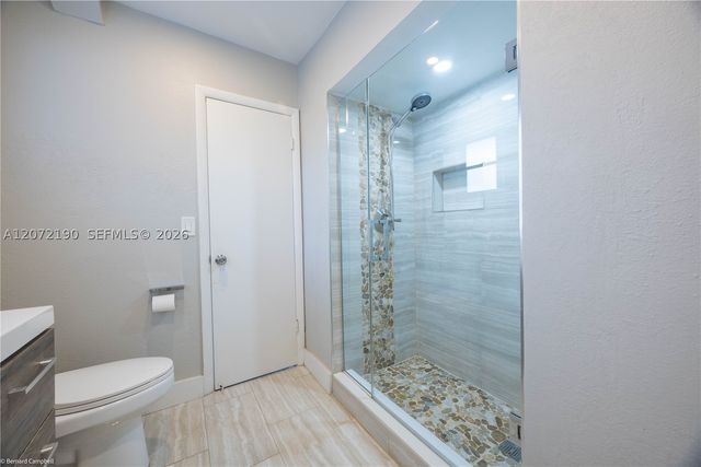 8002 Lagos De Campo Blvd B-303, Tamarac, FL 33321