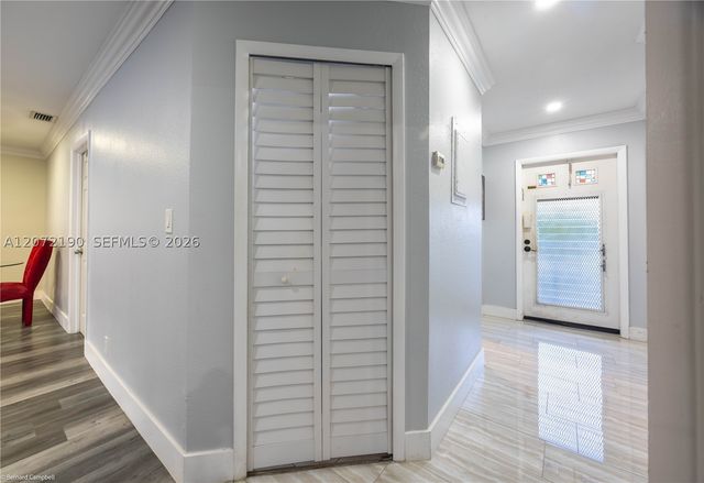 8002 Lagos De Campo Blvd B-303, Tamarac, FL 33321
