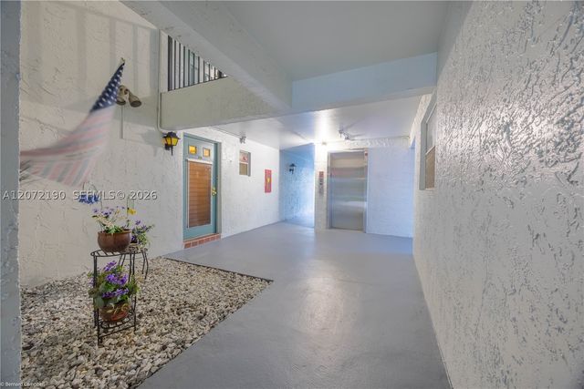 8002 Lagos De Campo Blvd B-303, Tamarac, FL 33321