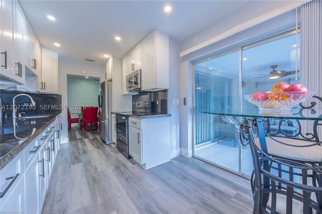 8002 Lagos De Campo Blvd B-303, Tamarac, FL 33321