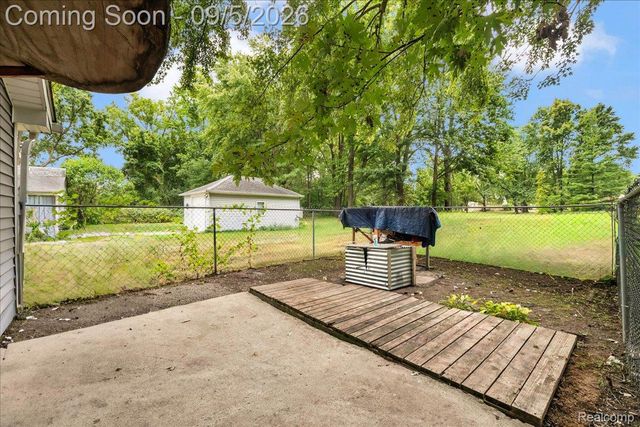 19114 Toepfer Drive, Eastpointe, MI 48021