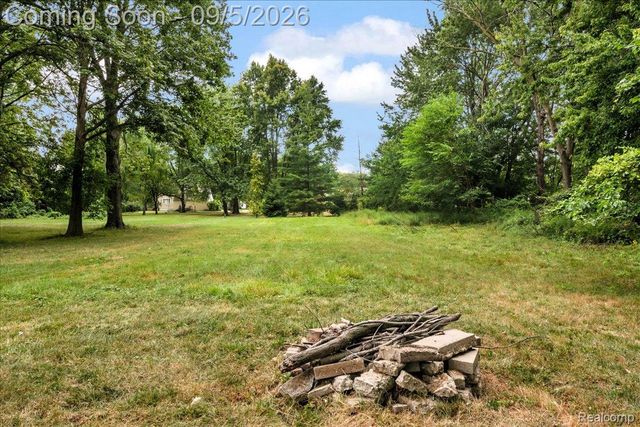 19114 Toepfer Drive, Eastpointe, MI 48021