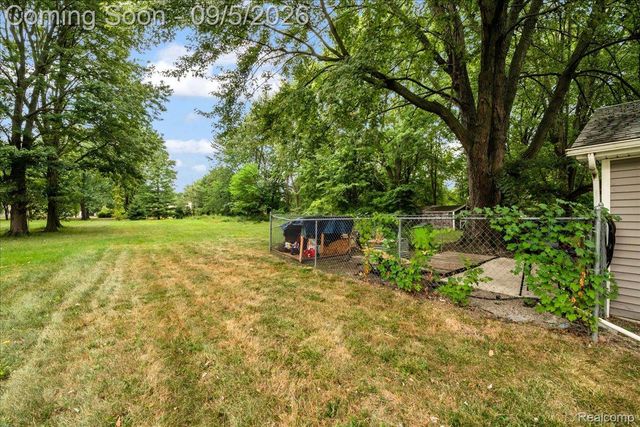 19114 Toepfer Drive, Eastpointe, MI 48021