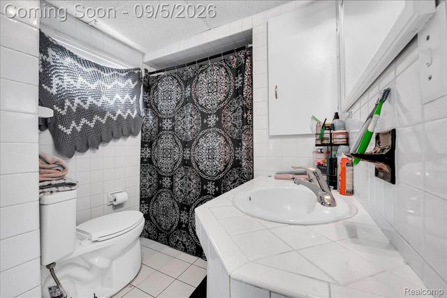 19114 Toepfer Drive, Eastpointe, MI 48021