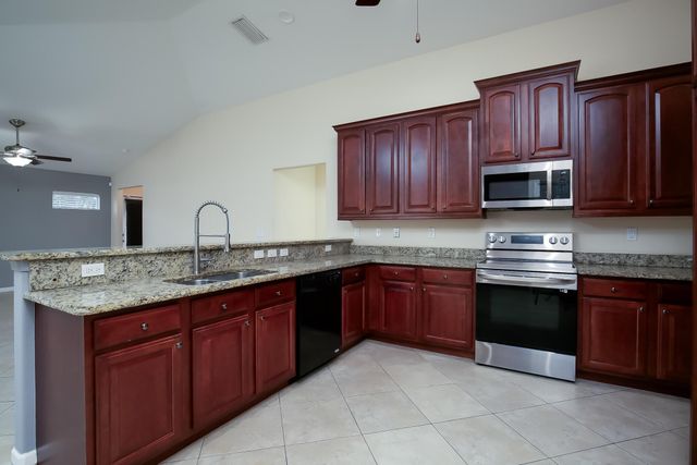 555 SE Nome Drive, Port St Lucie, FL 34984