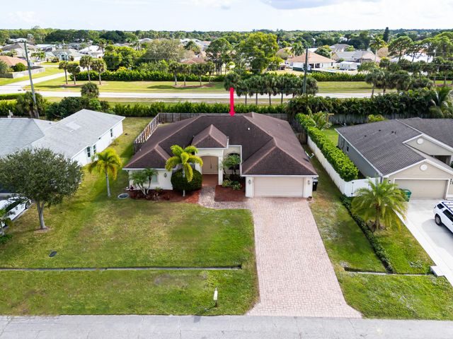 555 SE Nome Drive, Port St Lucie, FL 34984