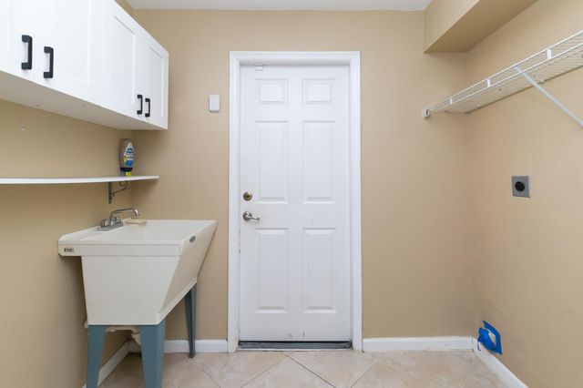 555 SE Nome Drive, Port St Lucie, FL 34984