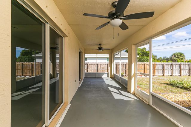 555 SE Nome Drive, Port St Lucie, FL 34984