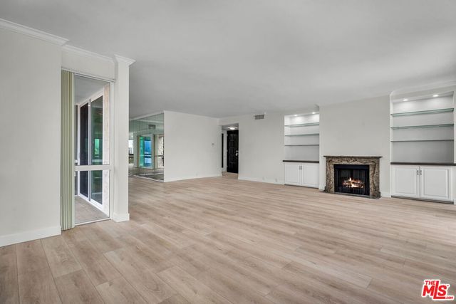 320 N Maple Drive PH-605, Beverly Hills, CA 90210