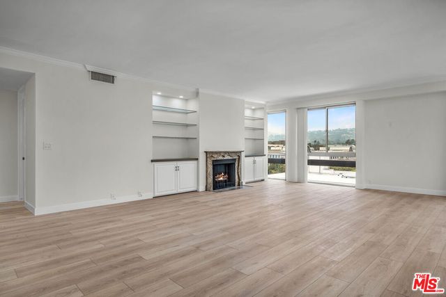 320 N Maple Drive PH-605, Beverly Hills, CA 90210