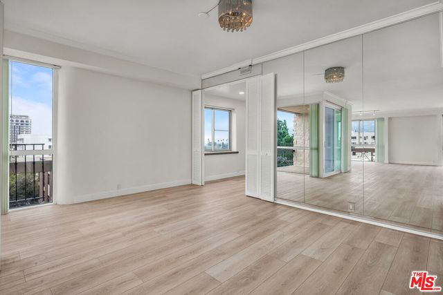 320 N Maple Drive PH-605, Beverly Hills, CA 90210