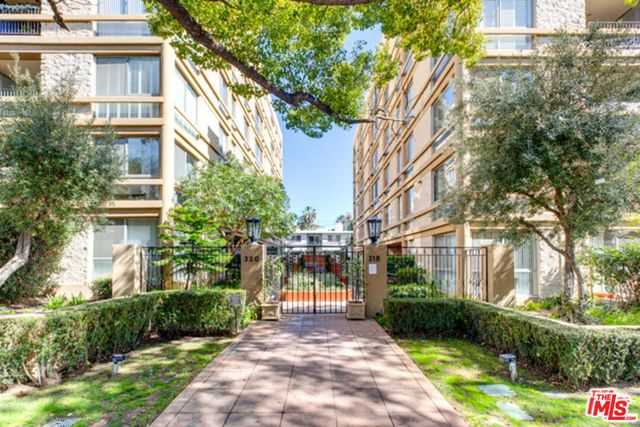 320 N Maple Drive PH-605, Beverly Hills, CA 90210