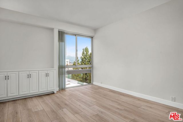 320 N Maple Drive PH-605, Beverly Hills, CA 90210