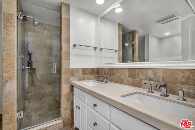 320 N Maple Drive PH-605, Beverly Hills, CA 90210