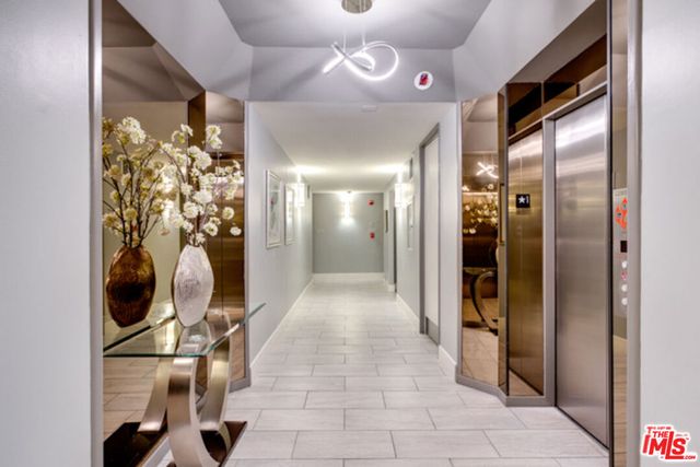 320 N Maple Drive PH-605, Beverly Hills, CA 90210