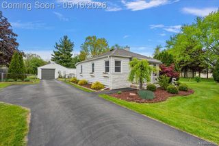 8529 Munrovia Street, Shelby Charter Township, MI 48317