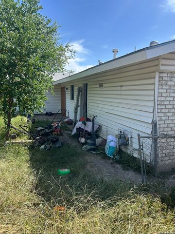6418 McKeon, San Antonio, TX 78218
