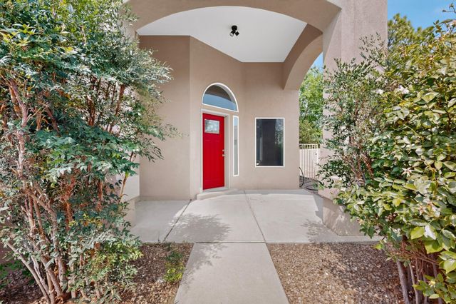 3827 Tundra Swan Court NW, Albuquerque, NM 87120