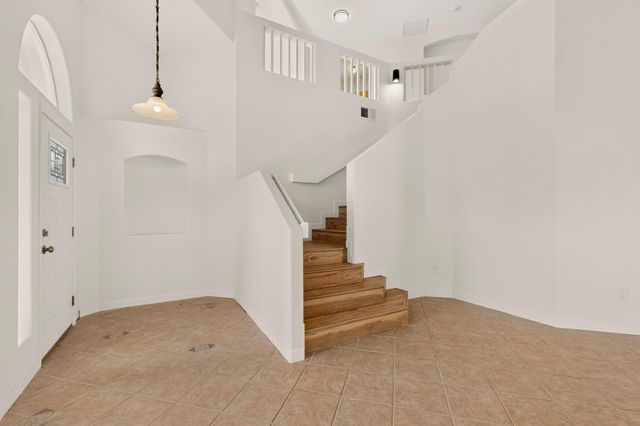 3827 Tundra Swan Court NW, Albuquerque, NM 87120