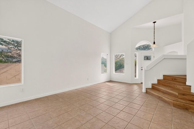 3827 Tundra Swan Court NW, Albuquerque, NM 87120