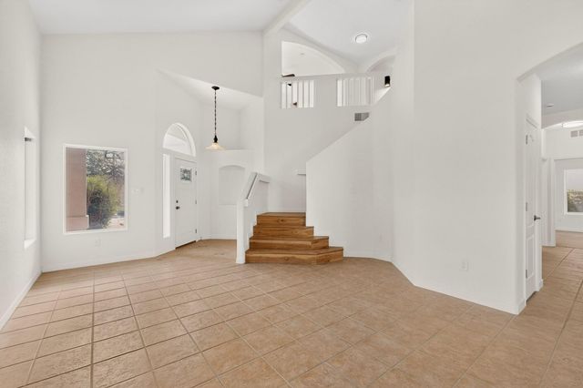 3827 Tundra Swan Court NW, Albuquerque, NM 87120