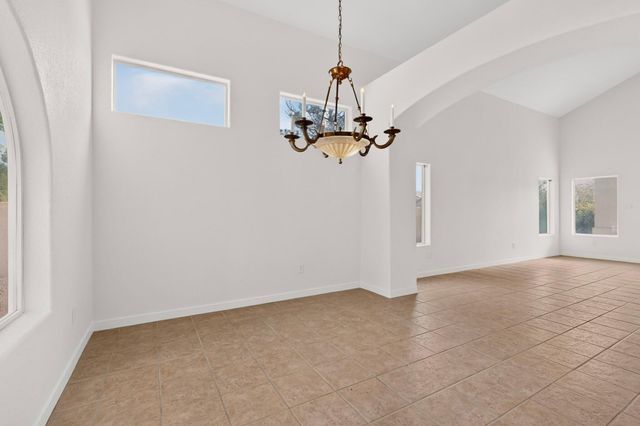 3827 Tundra Swan Court NW, Albuquerque, NM 87120