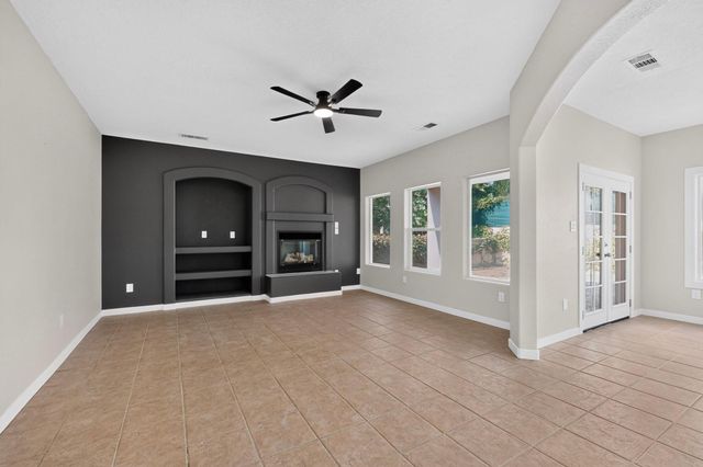 3827 Tundra Swan Court NW, Albuquerque, NM 87120