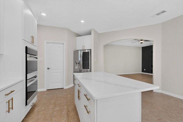 3827 Tundra Swan Court NW, Albuquerque, NM 87120