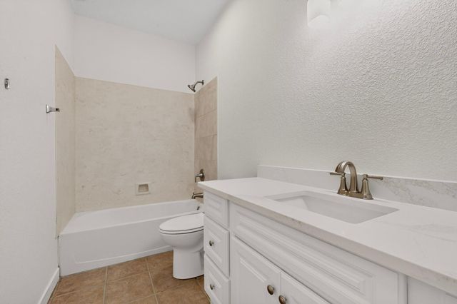 3827 Tundra Swan Court NW, Albuquerque, NM 87120