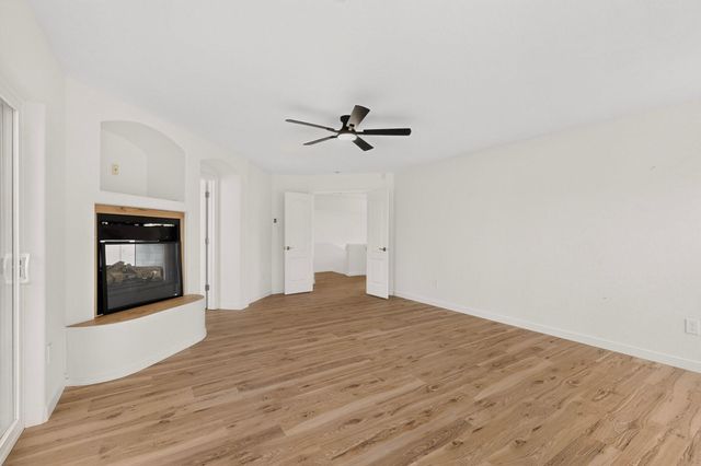 3827 Tundra Swan Court NW, Albuquerque, NM 87120