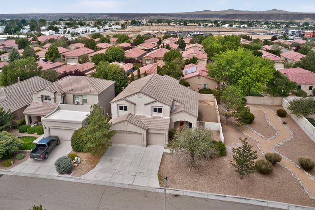 3827 Tundra Swan Court NW, Albuquerque, NM 87120