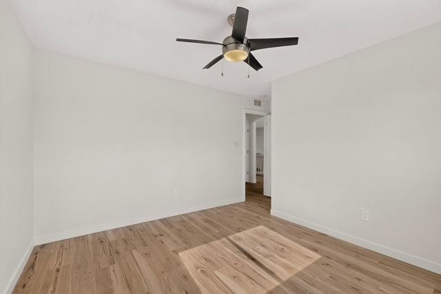 3827 Tundra Swan Court NW, Albuquerque, NM 87120