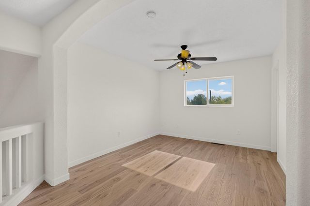 3827 Tundra Swan Court NW, Albuquerque, NM 87120
